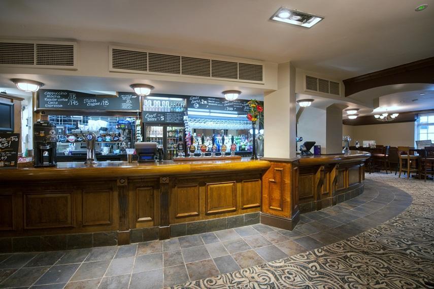 The Wyndham Arms-Wetherspoon Ξενοδοχείο Bridgend  Εξωτερικό φωτογραφία